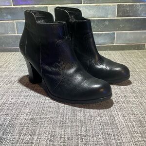 Born Claire Women’s Elegant Black Leather Ankle Boots